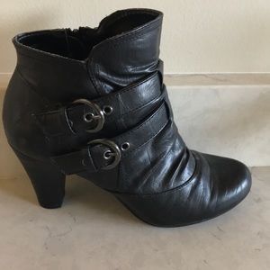Black booties! Perfect for fall!